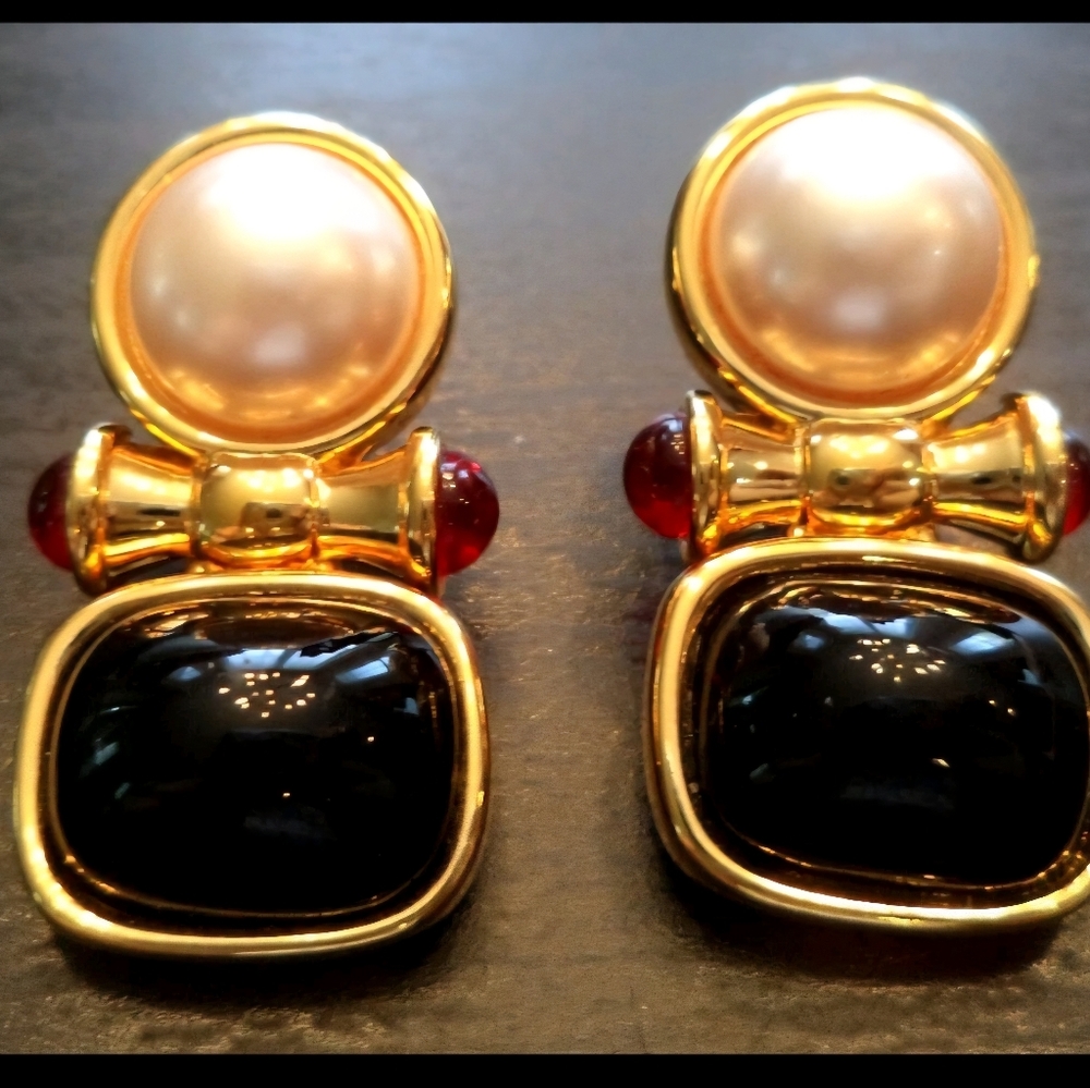 Elegant Gold and Black Earrings